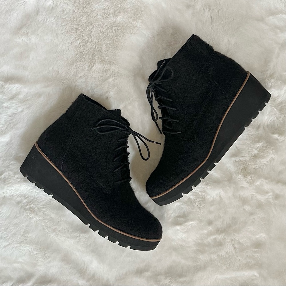 EILEEN FISHER 10 Crew Felted Wool Wedge Booties in Black • Lace Up Ankle Boots - Picture 4 of 16